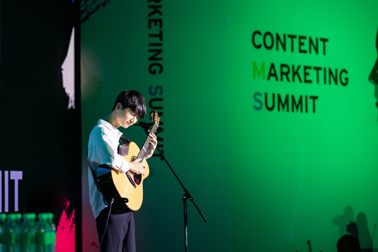 ENTERTAINMENT SHOWCASE