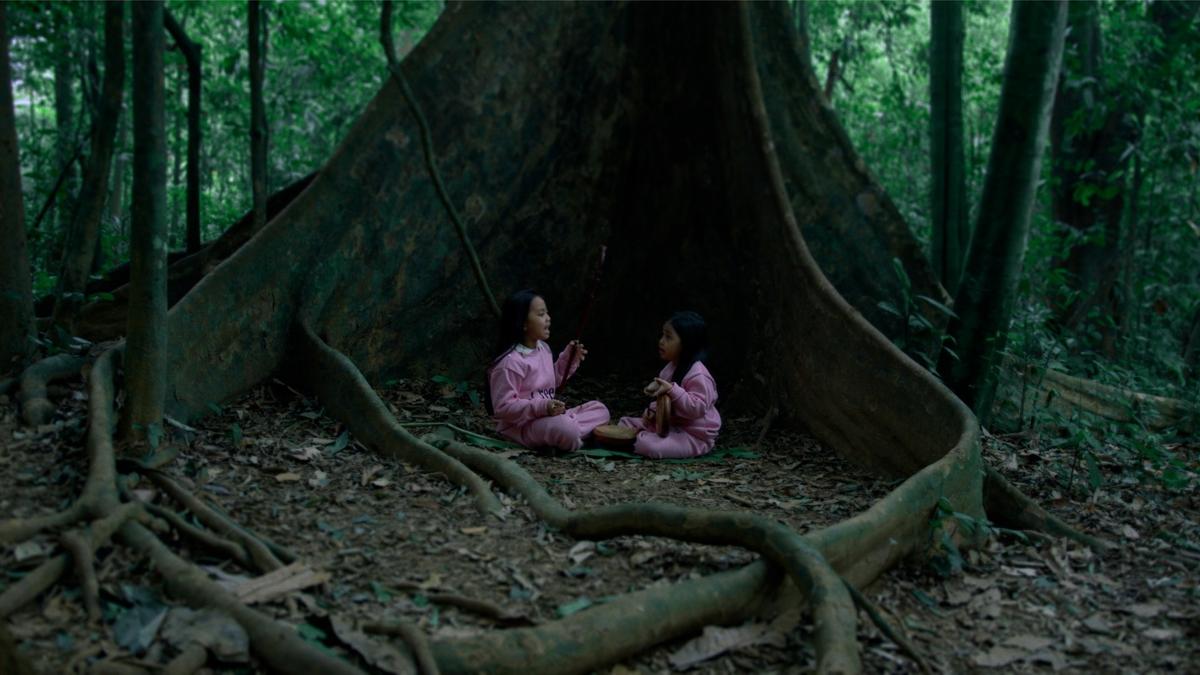 “Chân Trời Rực Rỡ”: Khi âm nhạc và điện ảnh cùng đi tìm câu trả lời cho hai tiếng “Nguồn cội”