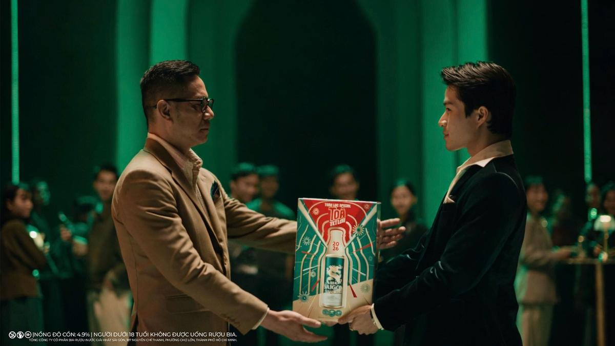 Vì sao người Việt không ngừng sáng tạo cách “trao lộc” mỗi mùa Tết?