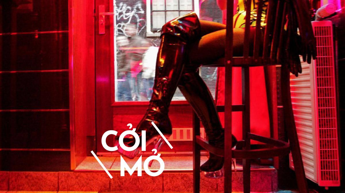 Cởi Mở: Lần đầu đi xem sex show