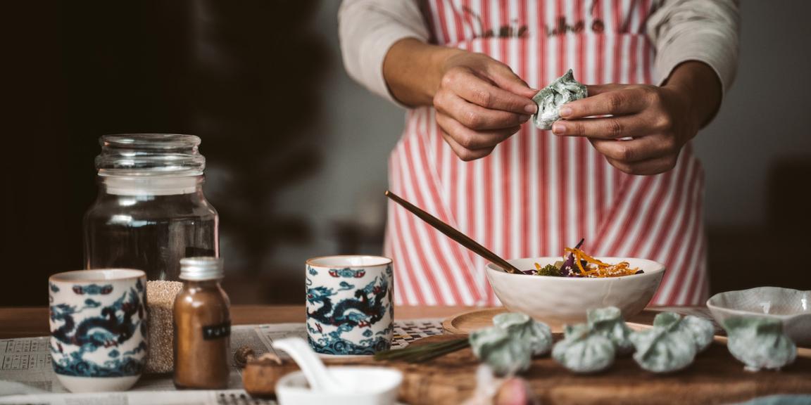 Những kiểu mẹ thường gặp trong bếp: Mẹ bạn là kiểu nào?