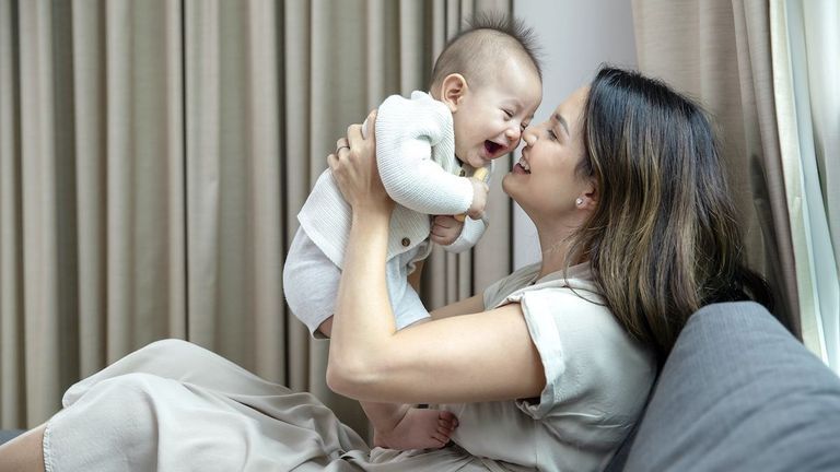 Năm đầu tiên làm mẹ đã dạy mình những bài học này