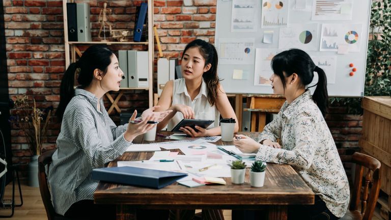 Phụ nữ đã đòi công bằng về lương bằng LinkedIn như thế nào?