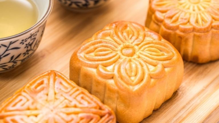 Để chiếc bánh Trung thu kể cho bạn nghe về một ngày lễ cổ truyền