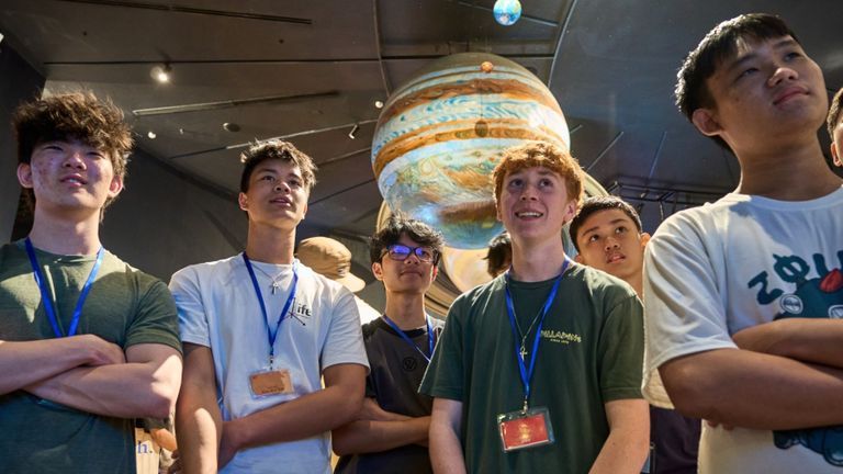 Students visiting a museum. | Source: Education for Good 