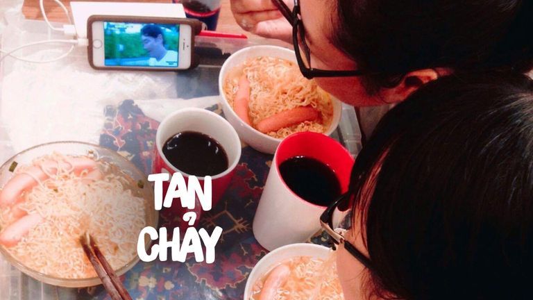 “Sau này giàu, chị sẽ nuôi em.”