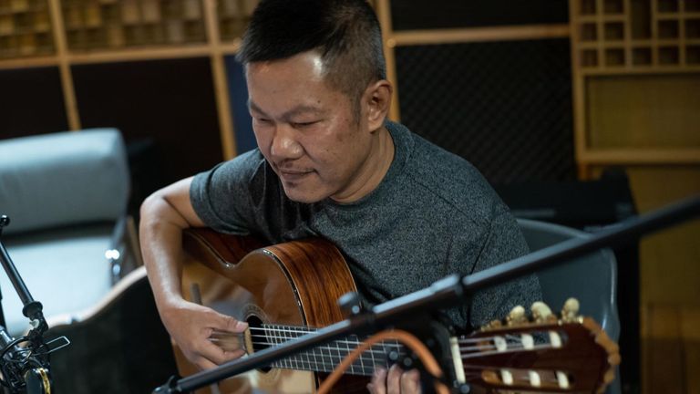 Quốc Bảo và 30 năm “tình ấm thân an" trong âm nhạc