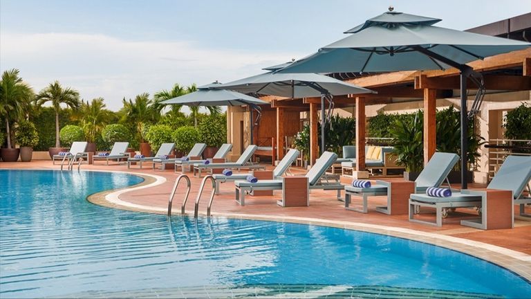 Không đi biển, hè staycation tại Sài Gòn vẫn vui