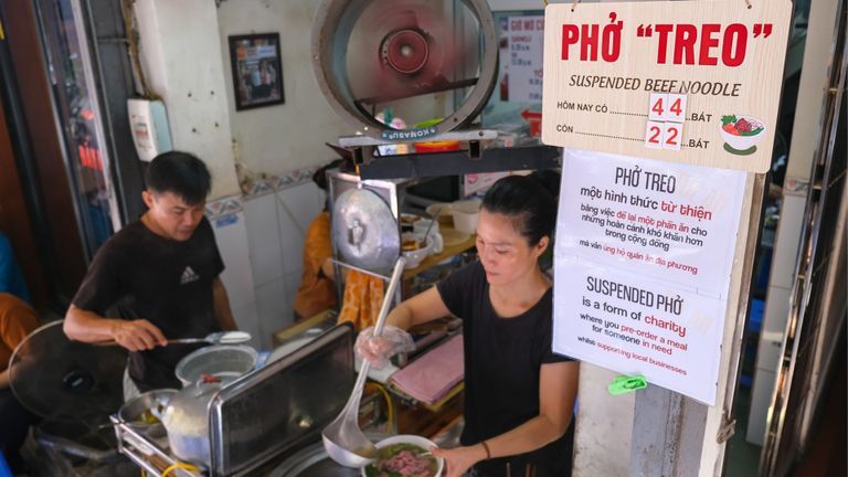 "Suspended" Meals: Why Vietnamese Hang Pho, Rice And Noodles For Strangers