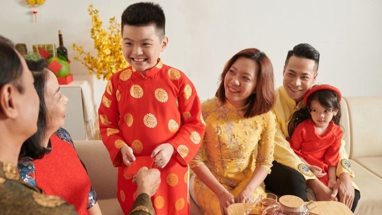 Vietnam Survival Guide: Lunar New Year Greetings 101