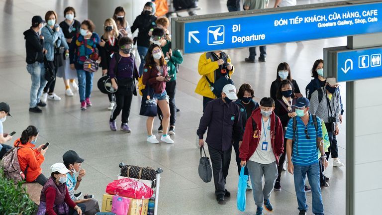 For Vietnamese Travelers, These 4 Countries Now Accept Vietnam’s Vaccine Passport