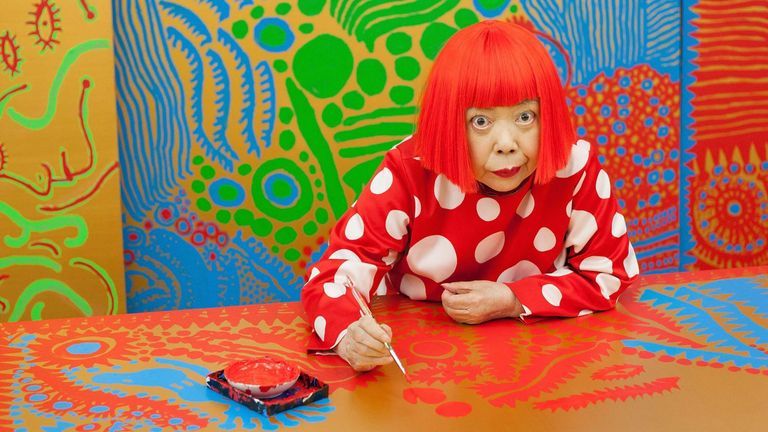 Yayoi Kusama: Thắp lên ánh sáng trong bóng tối