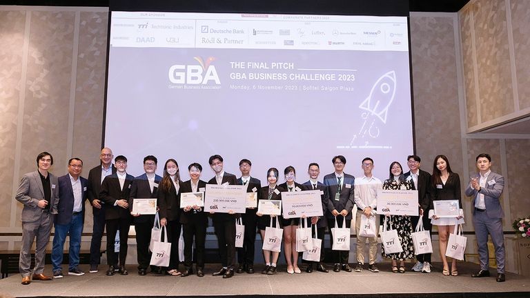 Top 3 of GBA Business Challenge – Season 4, GBA Co-Chairman and the sponsor TTI Vietnam
