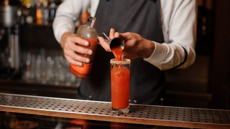 Đừng gọi 5 ly cocktail này nếu không muốn "làm khổ" bartender
