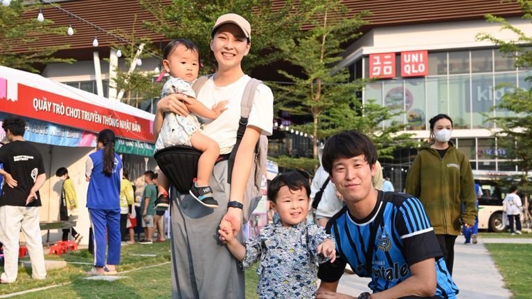 Anh Yoshida Kentaro cùng gia đình đang sinh sống và làm việc tại Thành phố Mới Bình Dương. | Nguồn: Becamex Tokyu.