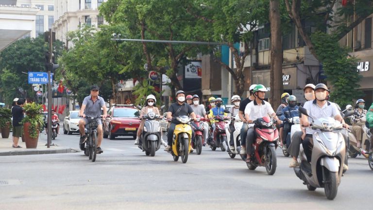 Hanoi Delays Gas-Powered Motorcycle Ban in City Centre