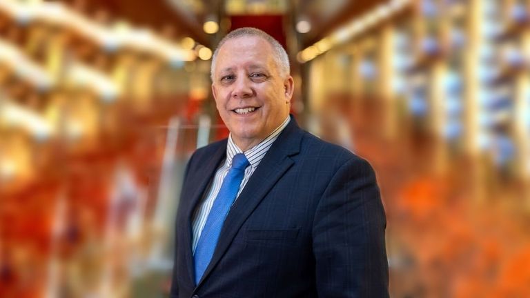 Embracing Digital Disruption In Education With Robert McClelland, Deputy Dean Of The School Of Business And Management At RMIT Vietnam (S2E8)