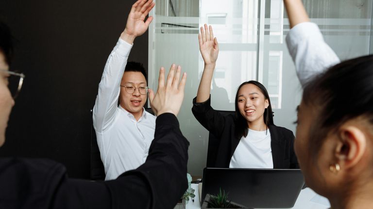 8 Sự thật nơi công sở mà nếu biết sớm hơn, bạn sẽ đi nhanh hơn