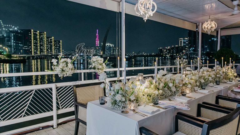 ROS Yacht Club: Luxury Dining on Saigon's Iconic River