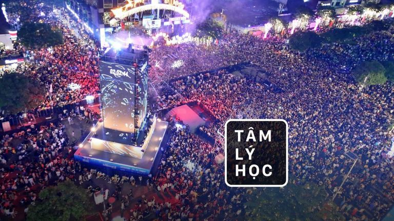 Tại sao chúng ta sẵn lòng “hành xác” để hòa vào đám đông mỗi kỳ nghỉ lễ? 