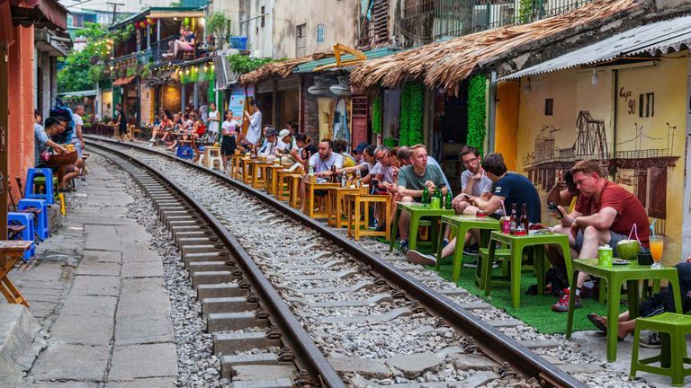 The COVID-19 pandemic severely hurt Vietnam's tourism industry. | Source: Shutterstock 