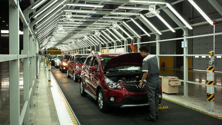 Given Vietnam’s low car ownership ratio, the automotive industry will see further demand in 2023, with sales volume exceeding pre-COVID levels. | Source: Shutterstock