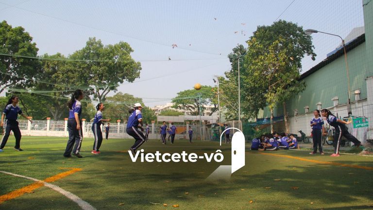 Ngày 20/11, hỏi các bạn Vietcetera học trường nào ra?