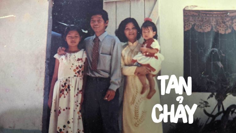 "Con đi ra đường bị người ta ăn hiếp, tức quá ba ơi."