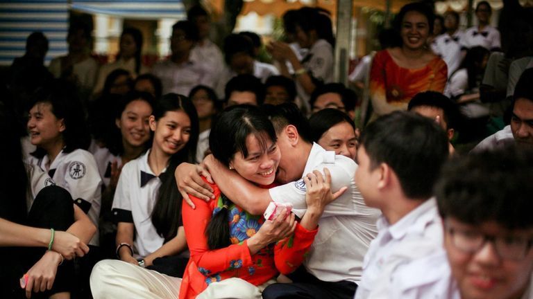Nhân ngày Nhà giáo, cùng đọc chuyện thời đi học của Vietcetera