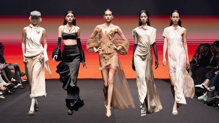 5 Bộ sưu tập từ local brand Việt hợp lý cho mùa mua sắm cuối năm