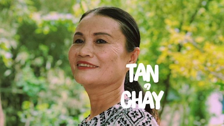 "Năm đó, lần đầu tiên trong đời cô biết nhớ một người con trai..."