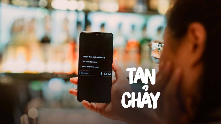 "Thế mà hôm trước tớ bốc điện thoại gọi ex thật cậu ạ."