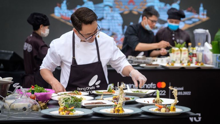 Vì đâu chúng ta yêu thích những cuộc thi nấu ăn?