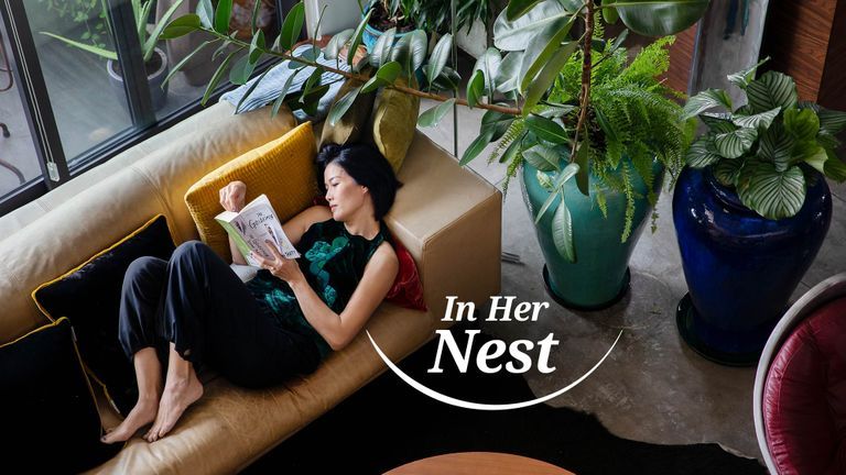 In Her Nest: Kim Oanh chuyện trò với cây cối trong nhà
