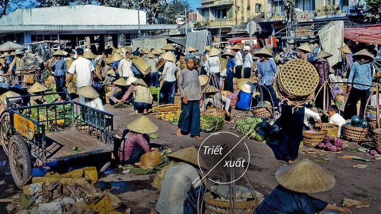Chợ tạm, chợ cóc và sức mạnh của việc mặc cả trong một thế giới "chợ búa"