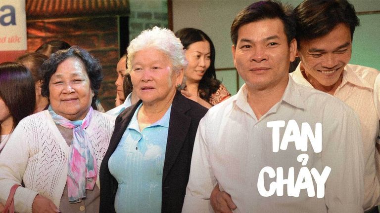 Từ trái sang phải: Mẹ nuôi anh Biên, mẹ ruột anh Biên, anh trai anh Biên, anh Biên | Nguồn: Như Chưa Hề Có Cuộc Chia Ly (Tập 72)