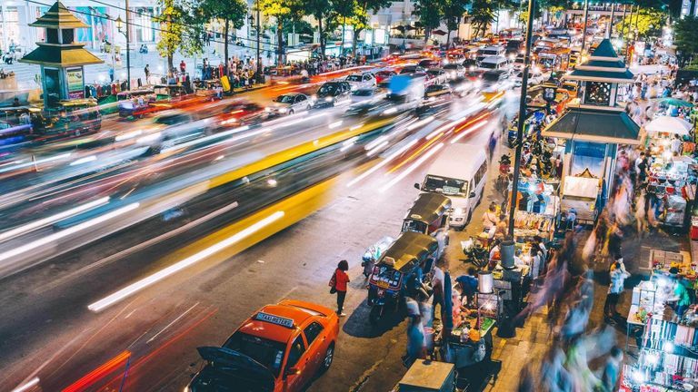 Đi từ đầu chợ đến cuối chợ hỏi giá cũng là một kiểu due diligence. | Nguồn: Unsplash