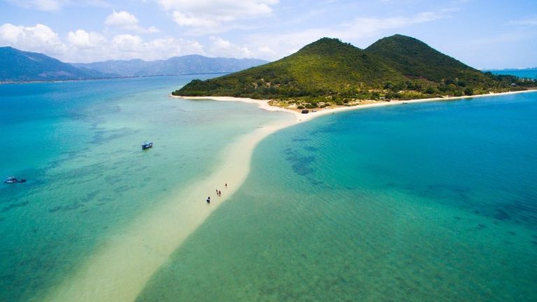 Nha Trang beach | Source: Shutterstock