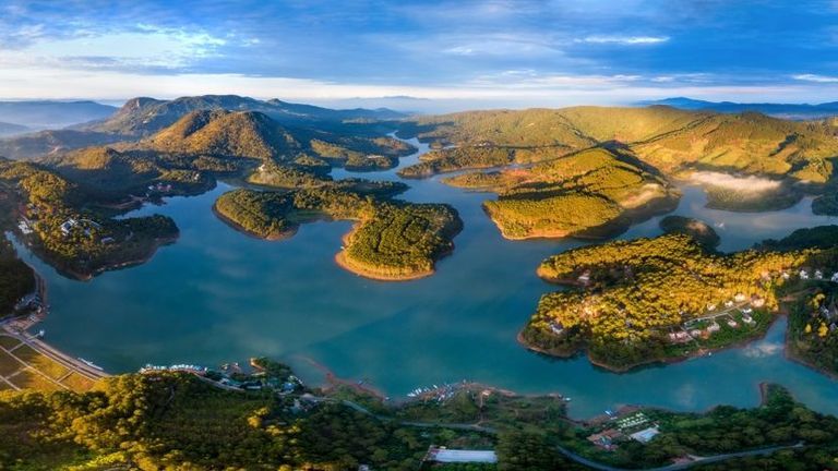 Aerial view of Tuyen Lam Lake | Source: Shutterstock