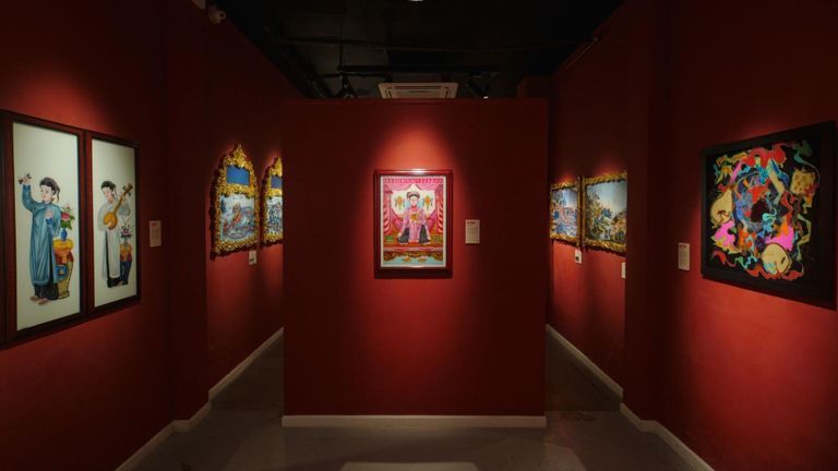 Titled Nam Sử Hoạ Kiếng, the exhibition traces the cultural, artistic, and spiritual history of Southern Vietnamese glass paintings through archival narratives and curated works.