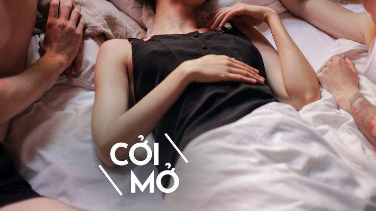 Cởi Mở: Lần đầu lên giường với nhiều hơn một người