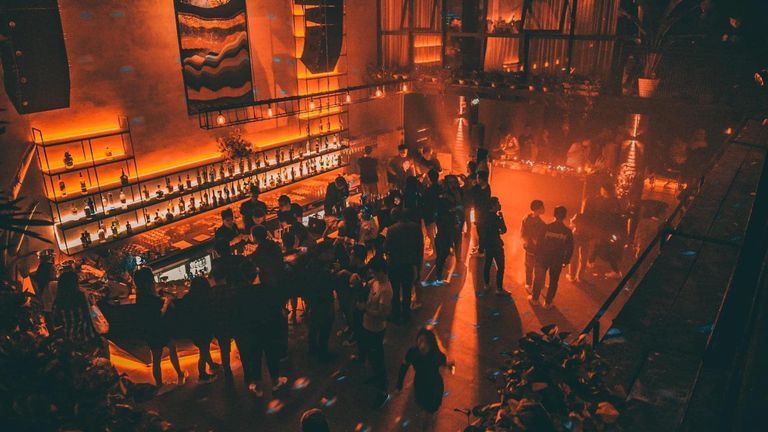 Tưng bừng tại 5 quán bar, club và sự kiện thân thiện với LGBT+ ở Hà Nội 