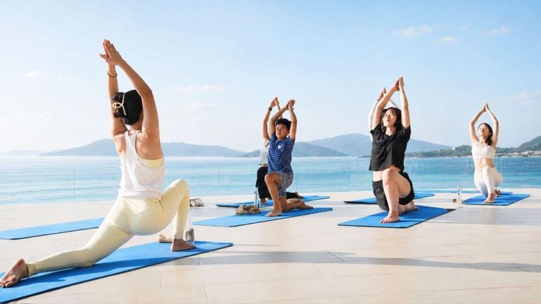 Bên vịnh Nha Trang, voco™ Scenia Bay giới thiệu hành trình wellness và trải nghiệm The Show