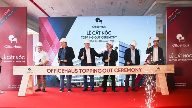Cất nóc dự án bất động sản văn phòng cao cấp OfficeHaus