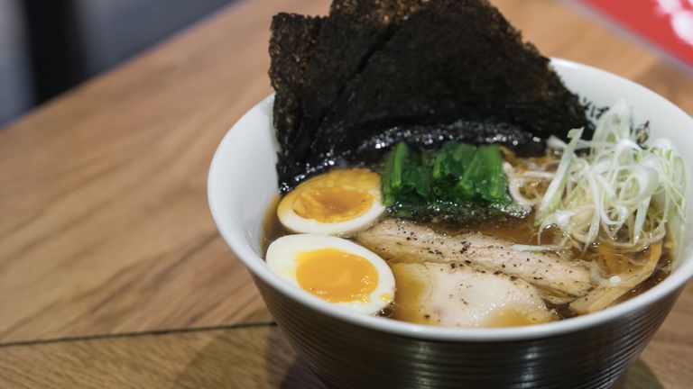 Top 5 tiệm mì ramen ngon đúng điệu ở khu phố Nhật