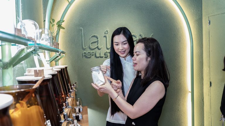 Lại Đây Refill Station - Trạm nhỏ lan tỏa lối sống xanh