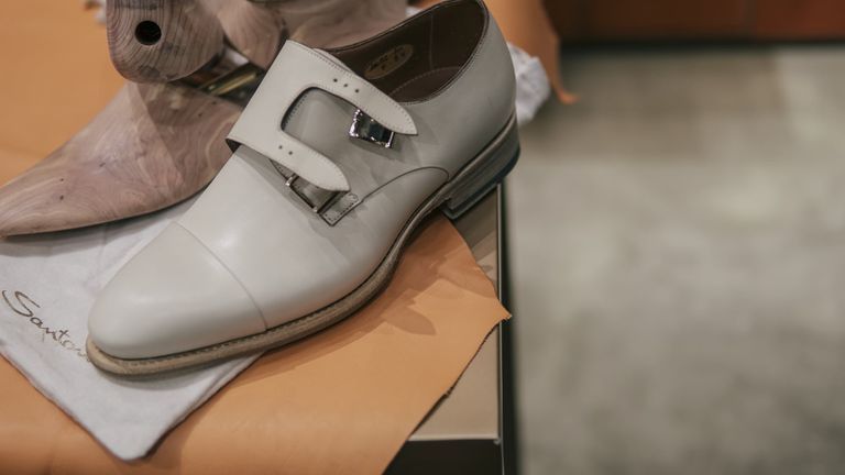 Santoni - Đỉnh cao nghệ thuật chế tác giày da Ý