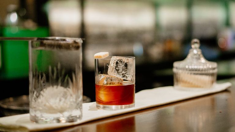 Những quán bar ẩn mình tại trung tâm Sài Gòn