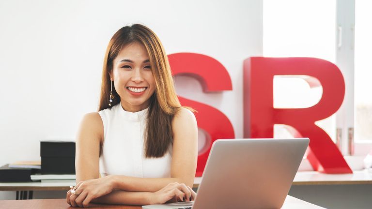 Ask A Senior: Nhìn lại thị trường thời trang Việt cùng Fashion Marketing Strategist Trần Hà Mi