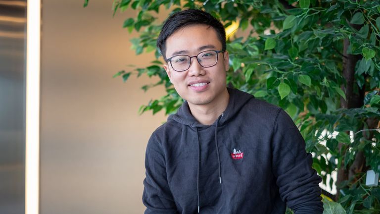 Hoàng Luân - Bình luận viên “thổi lửa” cho eSports Việt